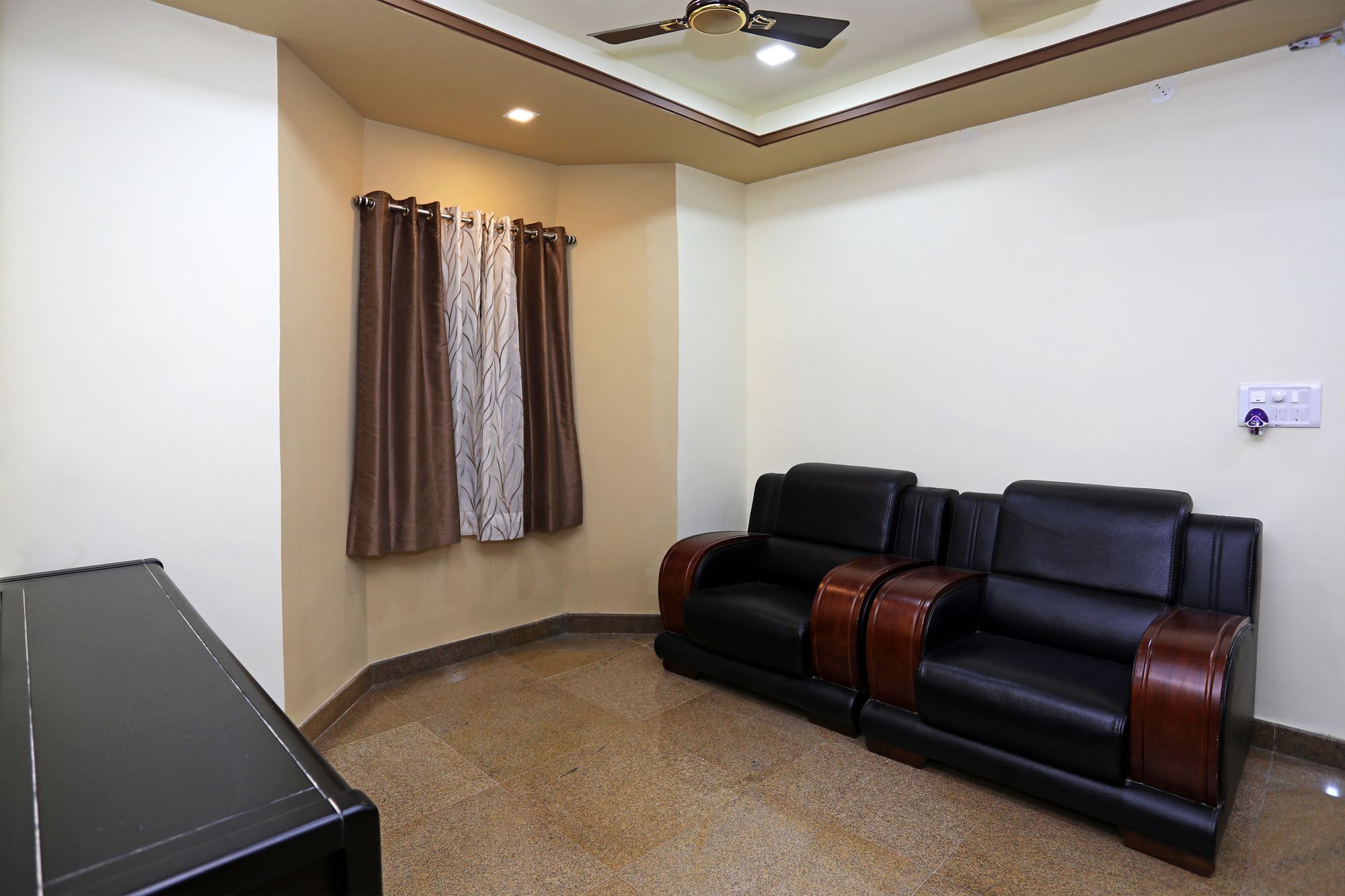 אודייפור Oyo 9428 Hill View Room Goverdhan Vilas מראה חיצוני תמונה