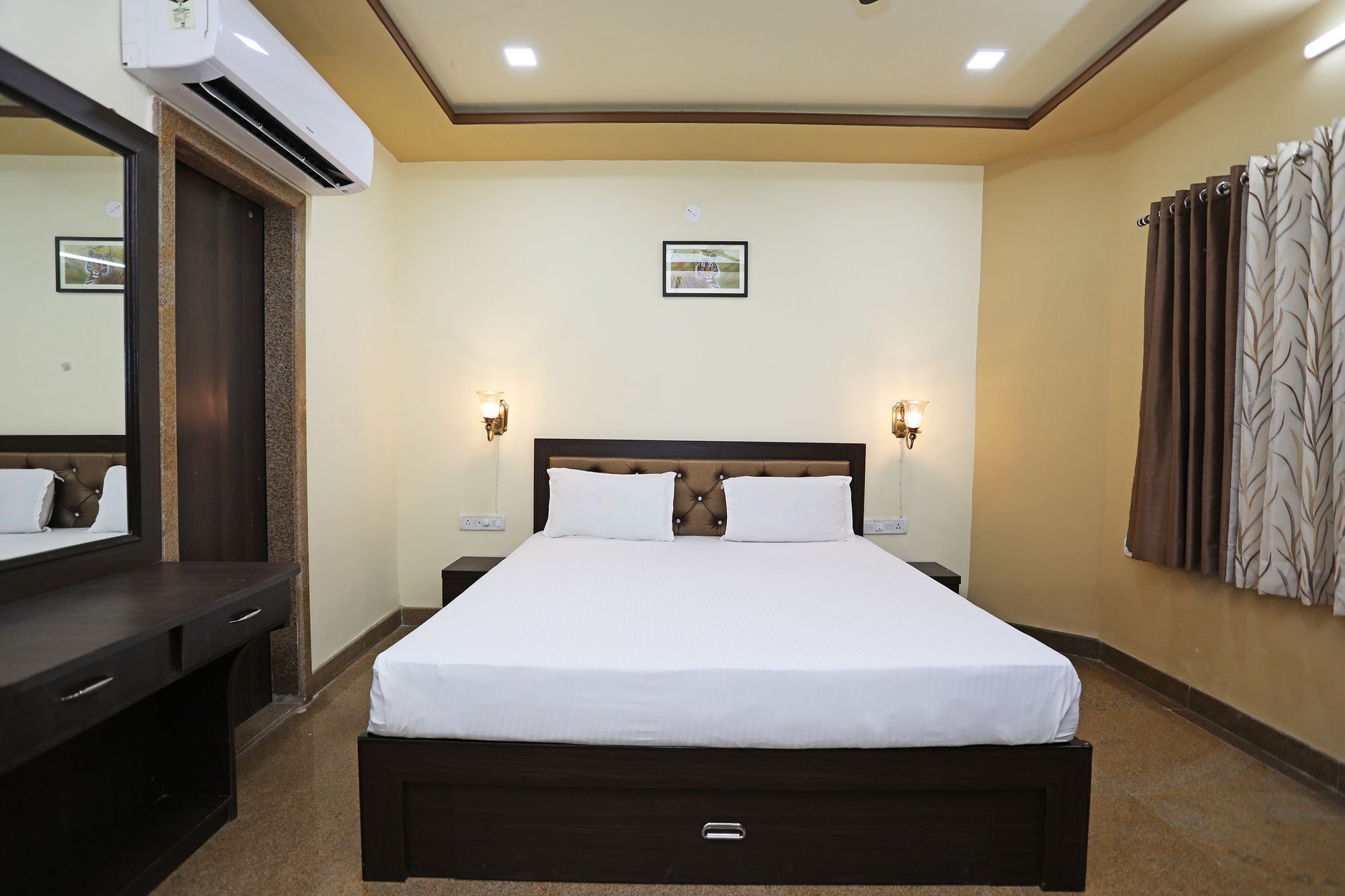 אודייפור Oyo 9428 Hill View Room Goverdhan Vilas מראה חיצוני תמונה
